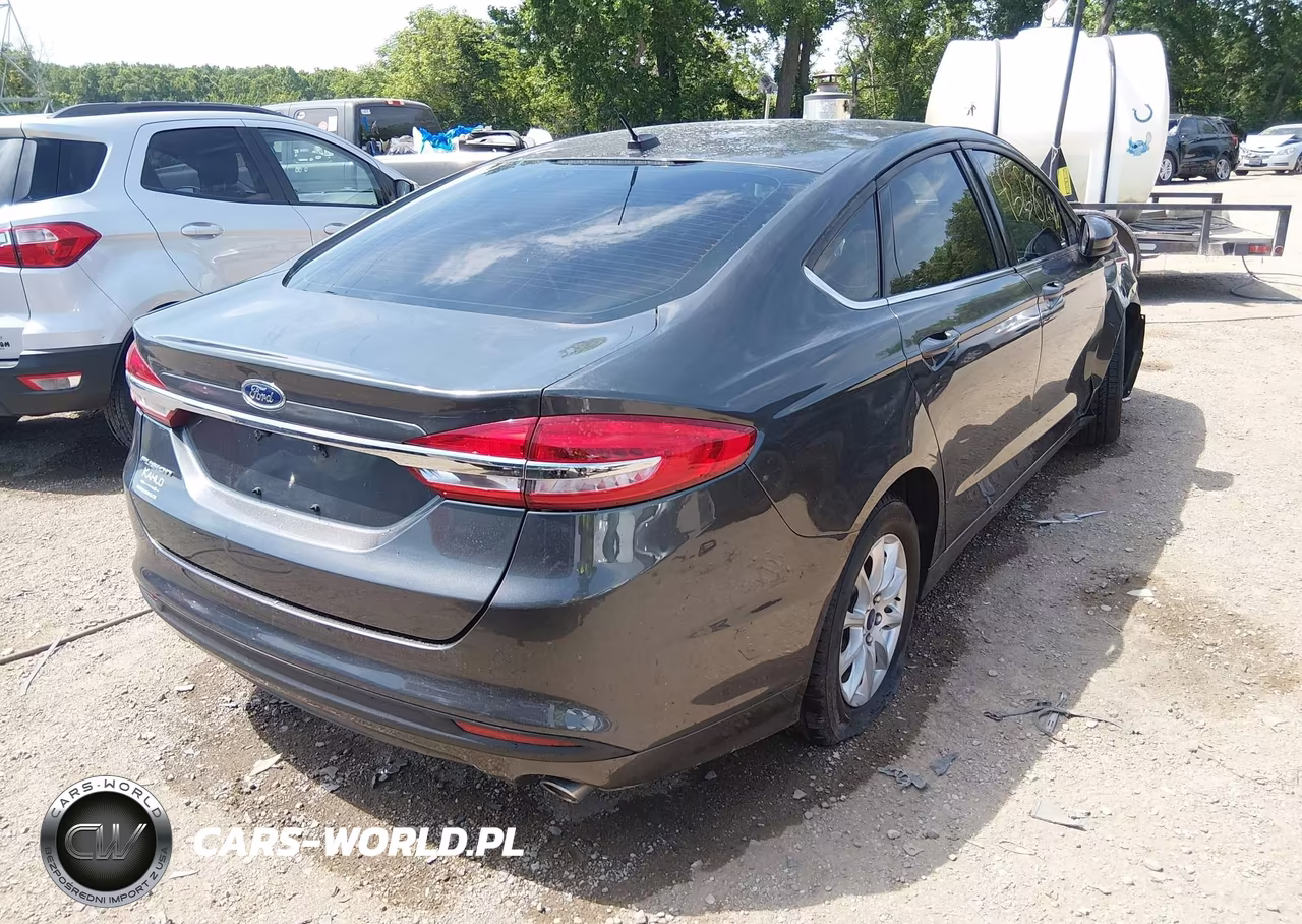 2017 Ford Fusion S VIN:3FA6P0G72HR162464 - 4