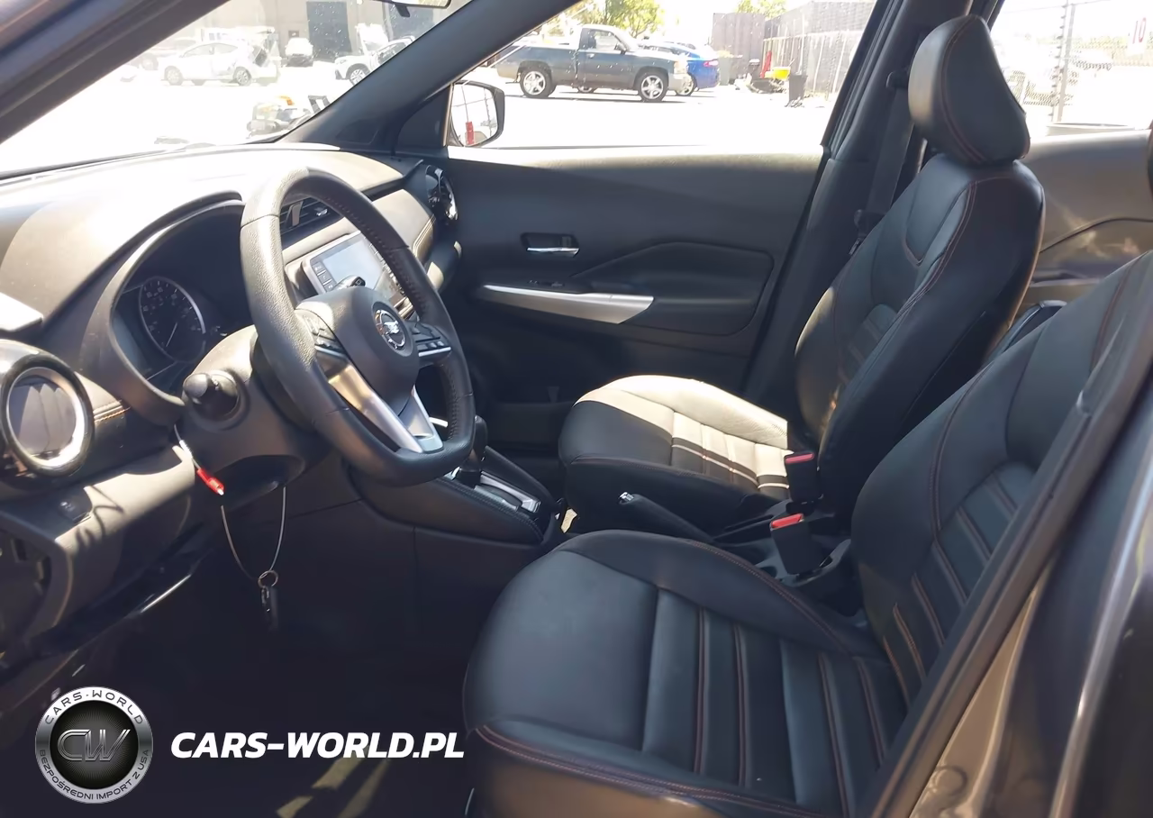 2018 Nissan Kicks Sr VIN:3N1CP5CU4JL537062 - 5