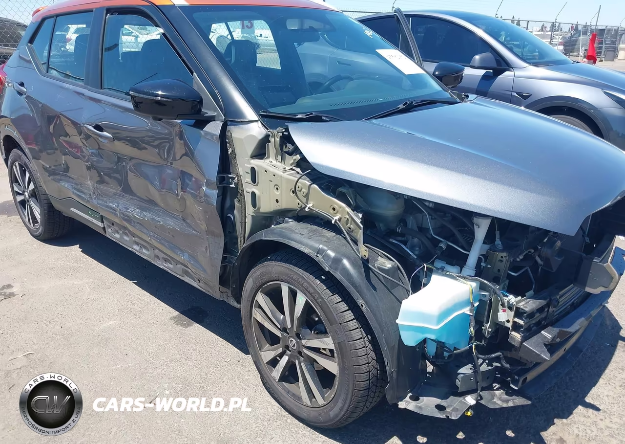 2018 Nissan Kicks Sr VIN:3N1CP5CU4JL537062 - 6