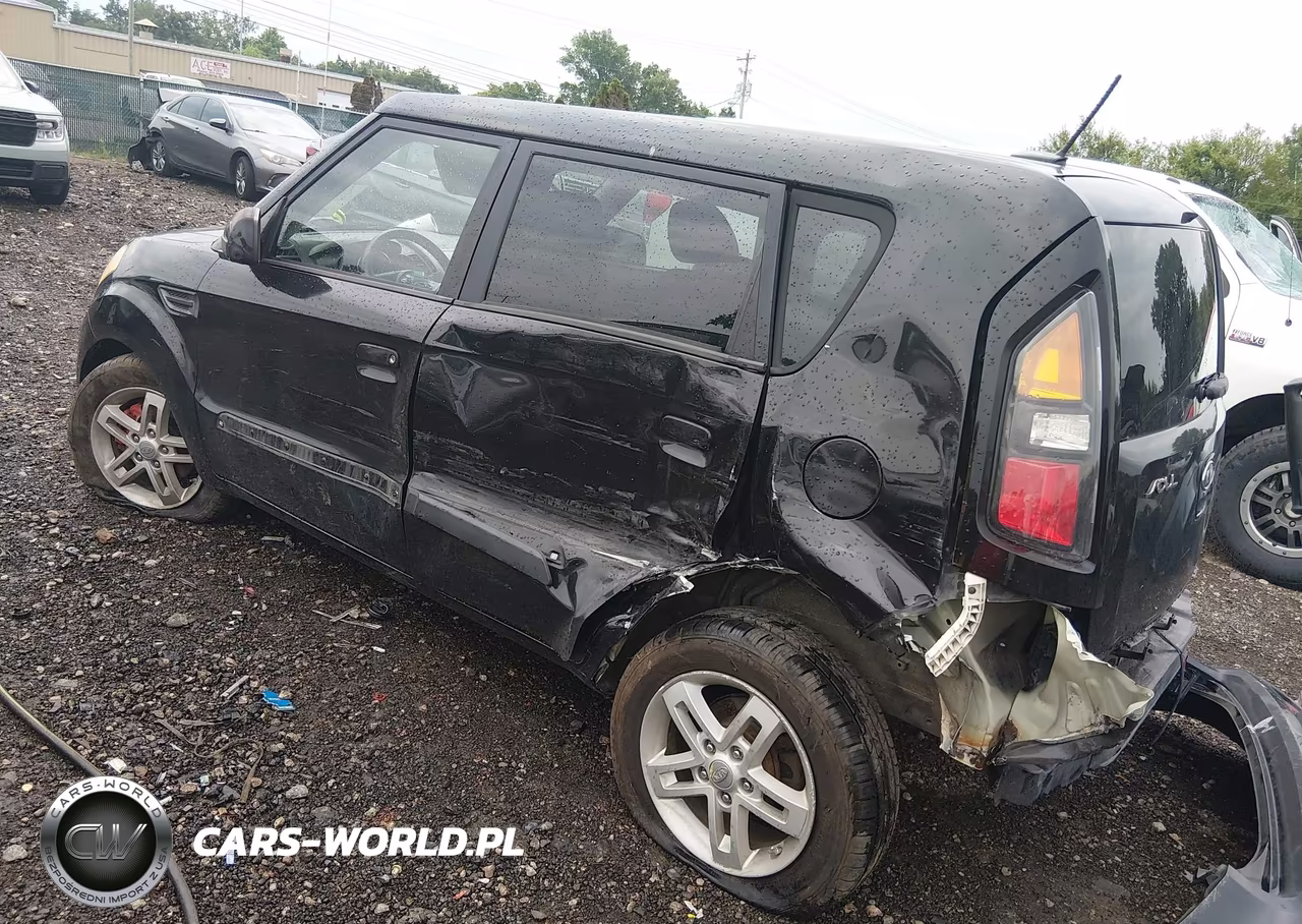2010 Kia Soul + VIN:KNDJT2A20A7700195 - 3