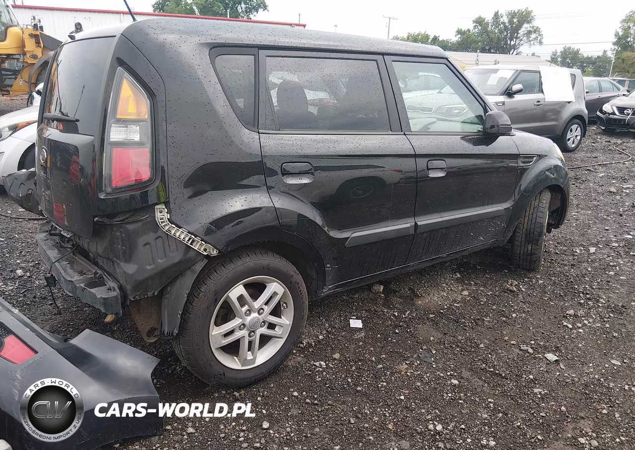 2010 Kia Soul + VIN:KNDJT2A20A7700195 - 4