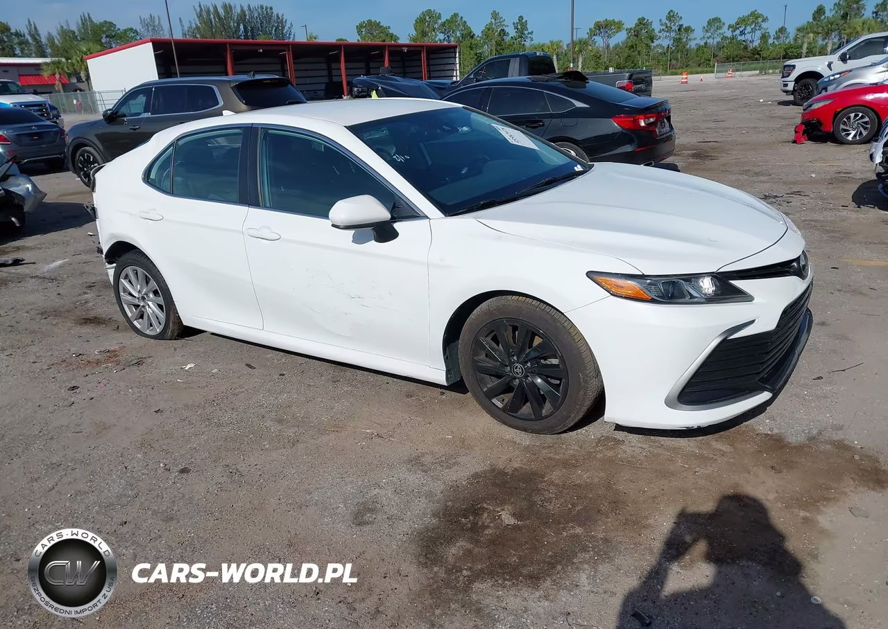 2021 Toyota Camry Le