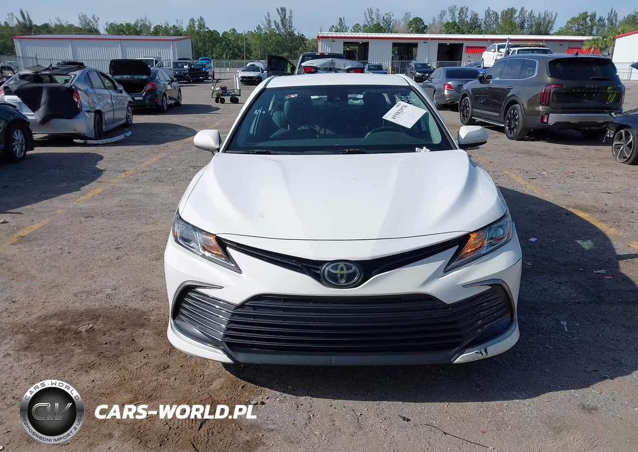 2021 Toyota Camry Le VIN:4T1C11AK5MU550112 - 13