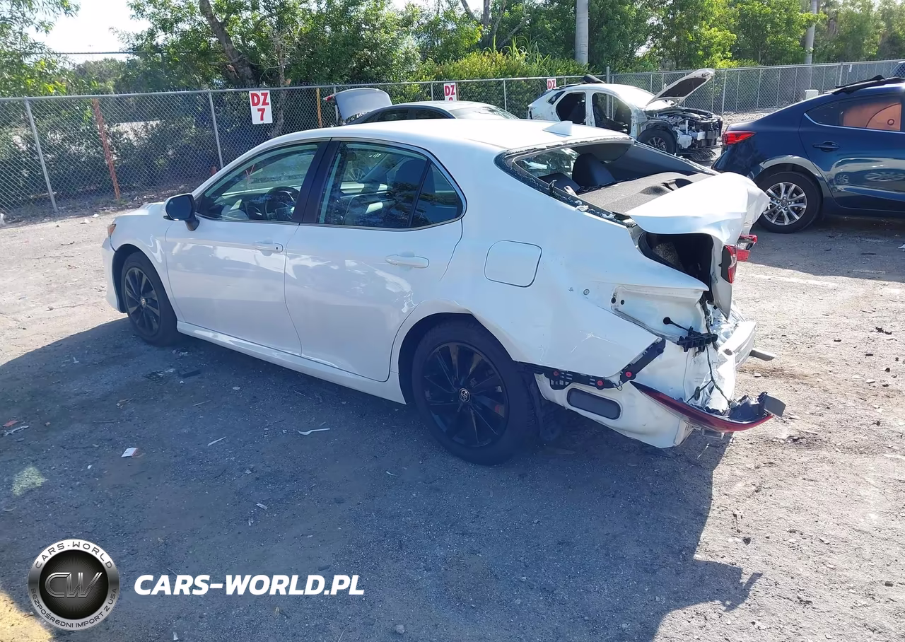 2021 Toyota Camry Le VIN:4T1C11AK5MU550112 - 3