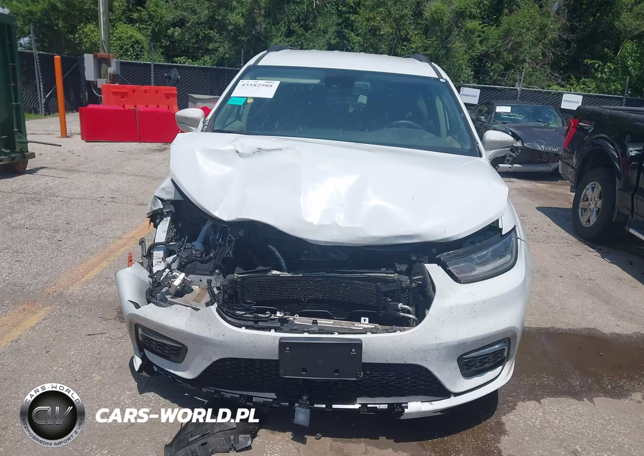 2022 Chrysler Pacifica Touring L VIN:2C4RC1BG6NR182704 - 12