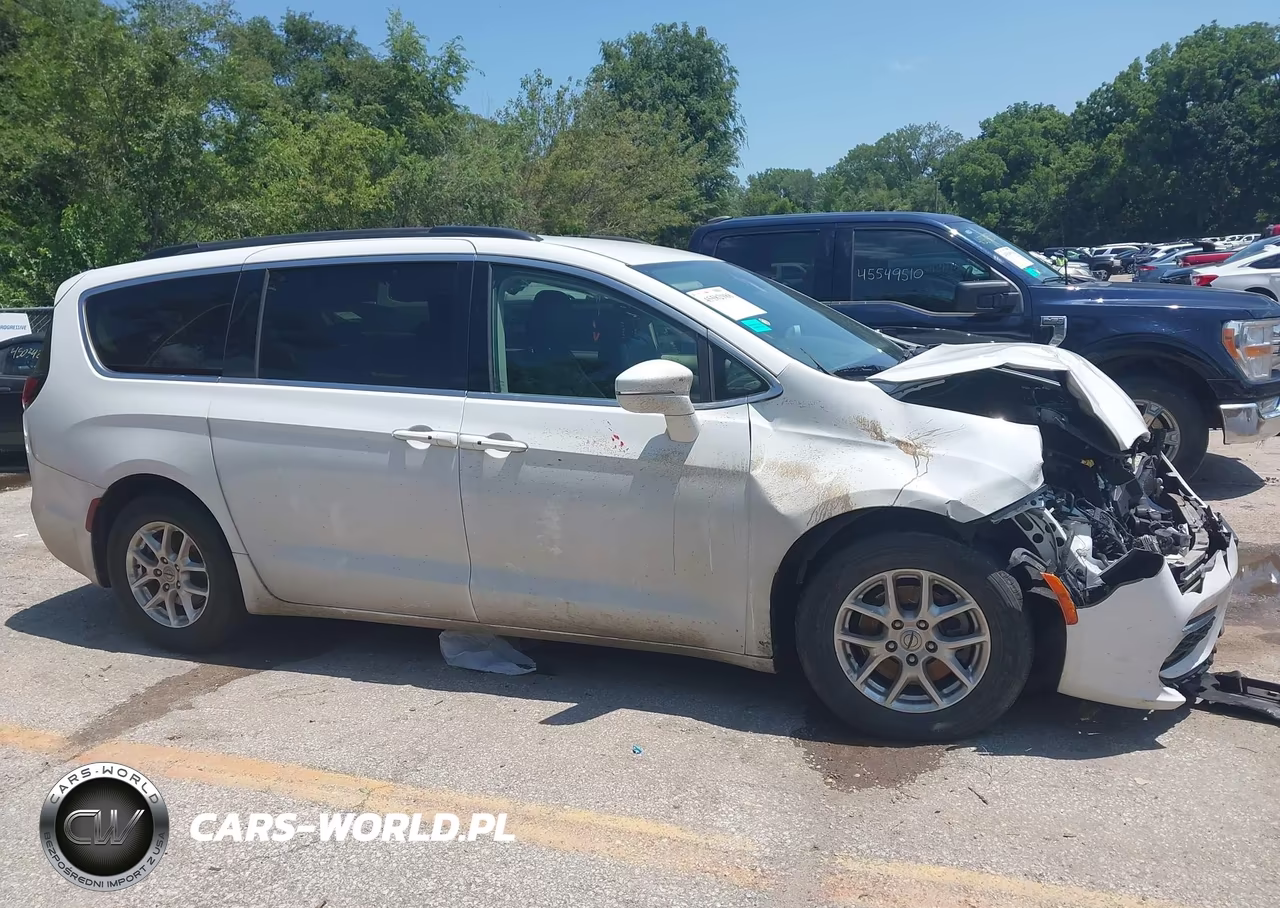 2022 Chrysler Pacifica Touring L VIN:2C4RC1BG6NR182704 - 13