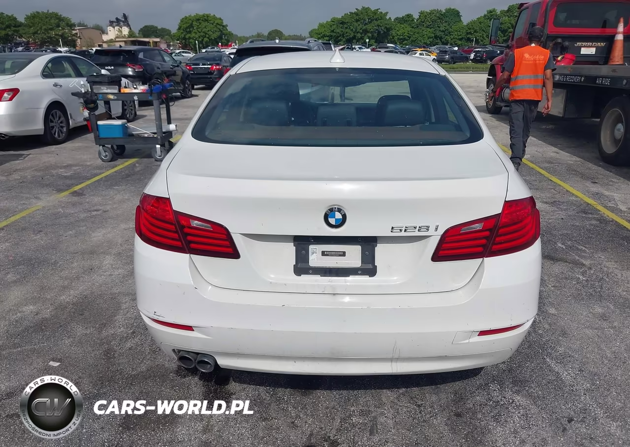 2016 BMW 528I VIN:WBA5A5C56GG348097 - 16