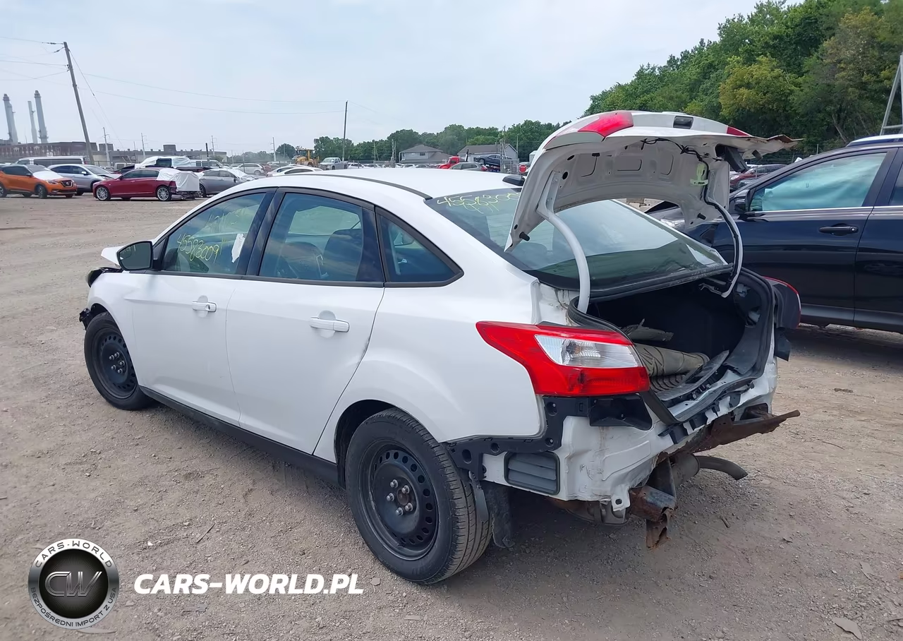 2012 Ford Focus Se VIN:1FAHP3F24CL471036 - 3