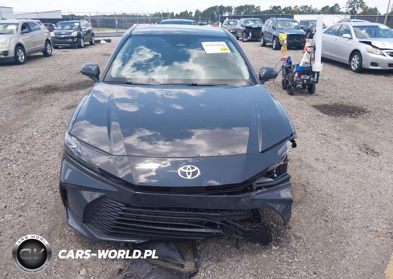 2026 Toyota Camry Le VIN:4T1DAACK2TU703979 - 12