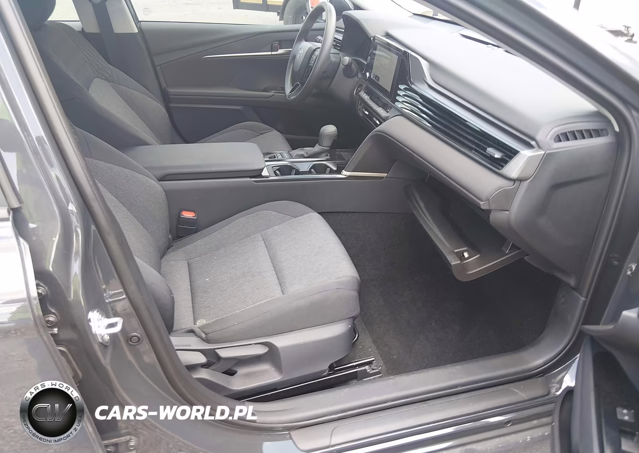 2026 Toyota Camry Le VIN:4T1DAACK2TU703979 - 5