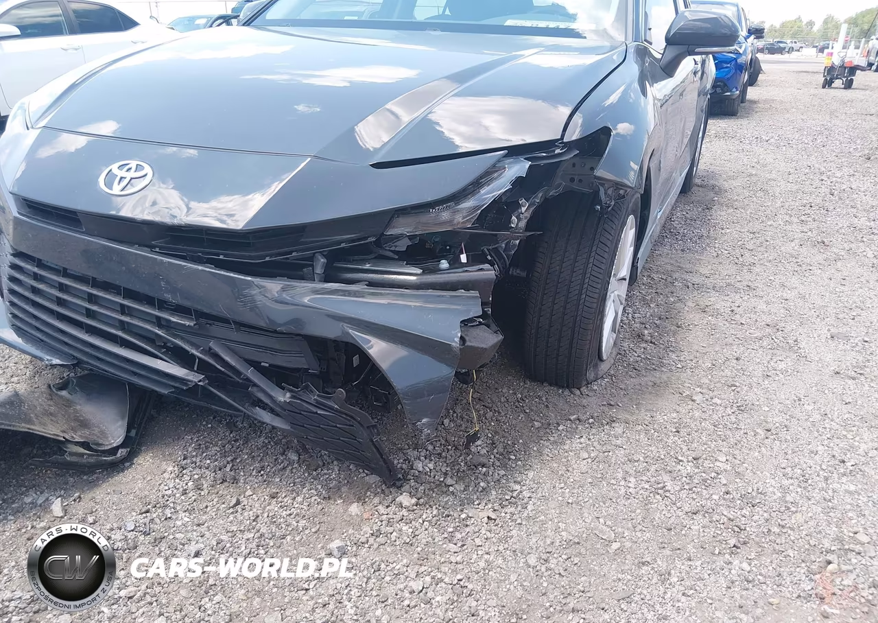 2026 Toyota Camry Le VIN:4T1DAACK2TU703979 - 6