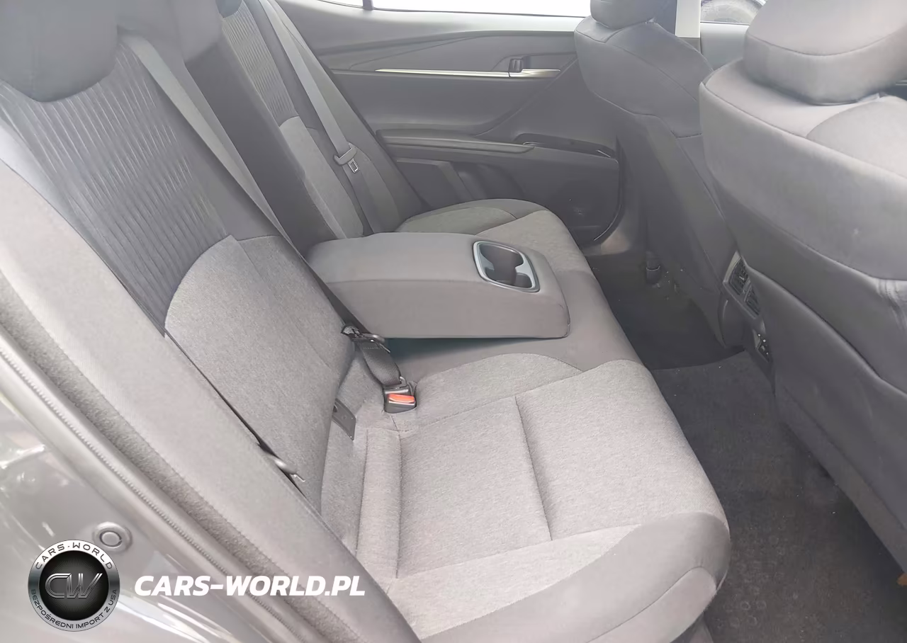 2026 Toyota Camry Le VIN:4T1DAACK2TU703979 - 8