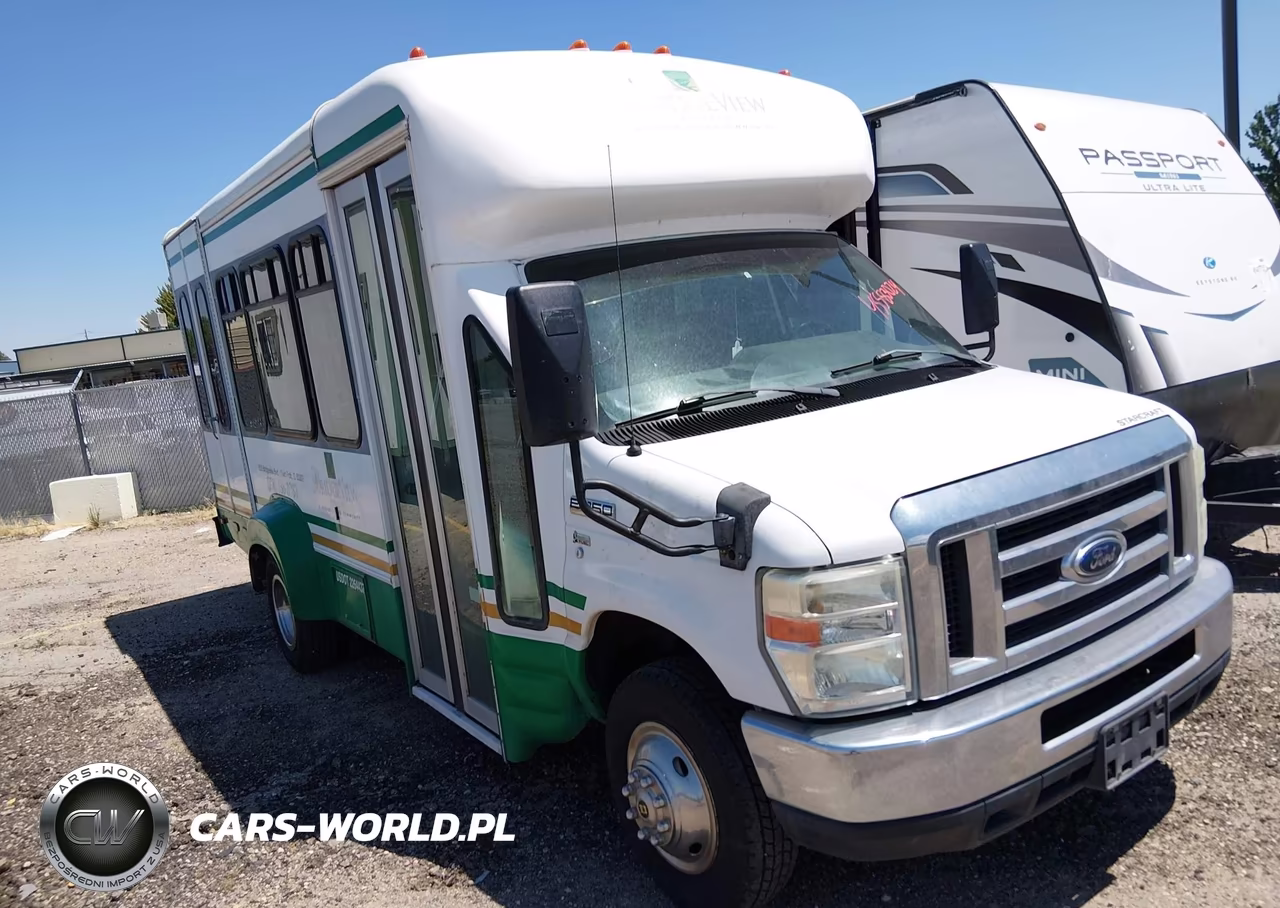 2009 Ford E-350 Cutaway