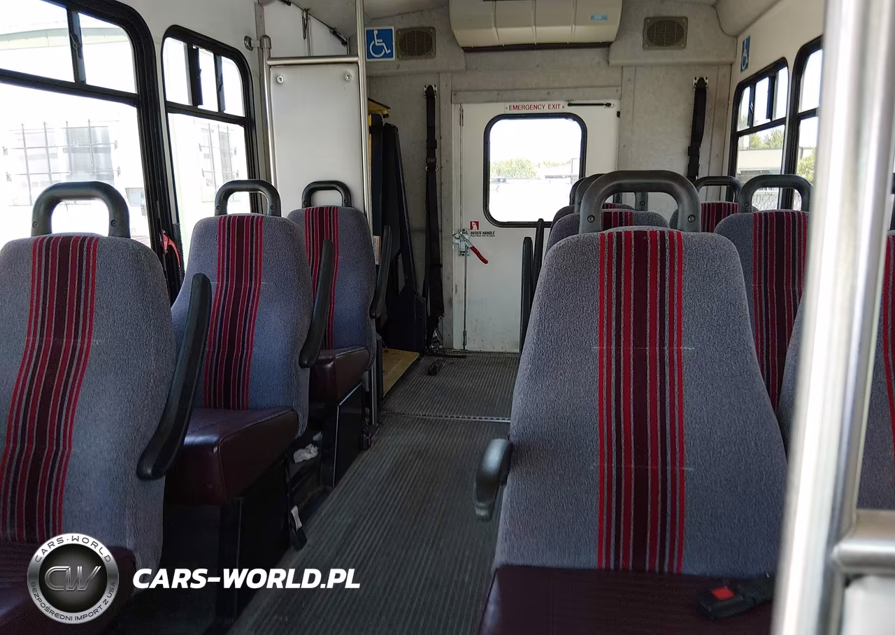 2009 Ford E-350 Cutaway VIN:1FDEE35L69DA88694 - 12