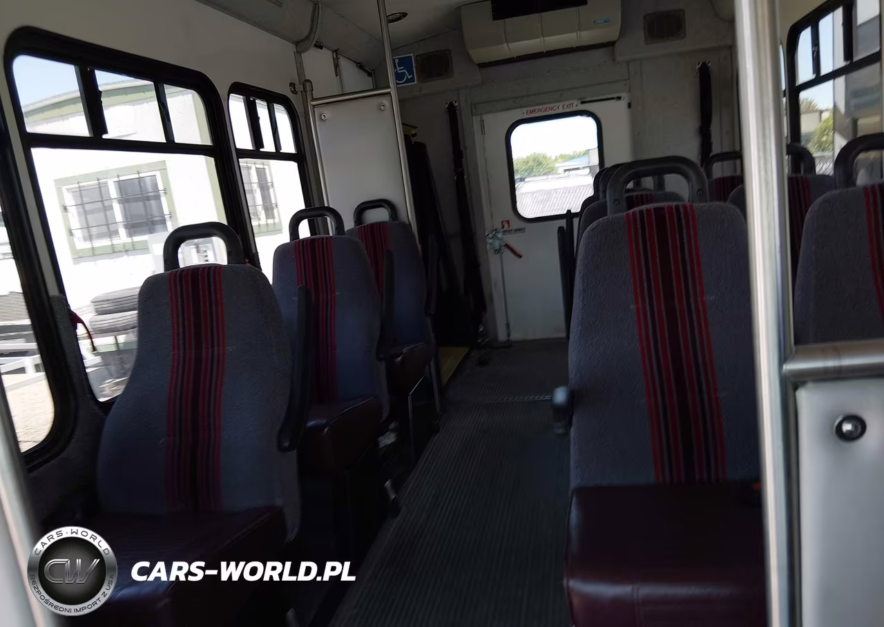 2009 Ford E-350 Cutaway VIN:1FDEE35L69DA88694 - 7