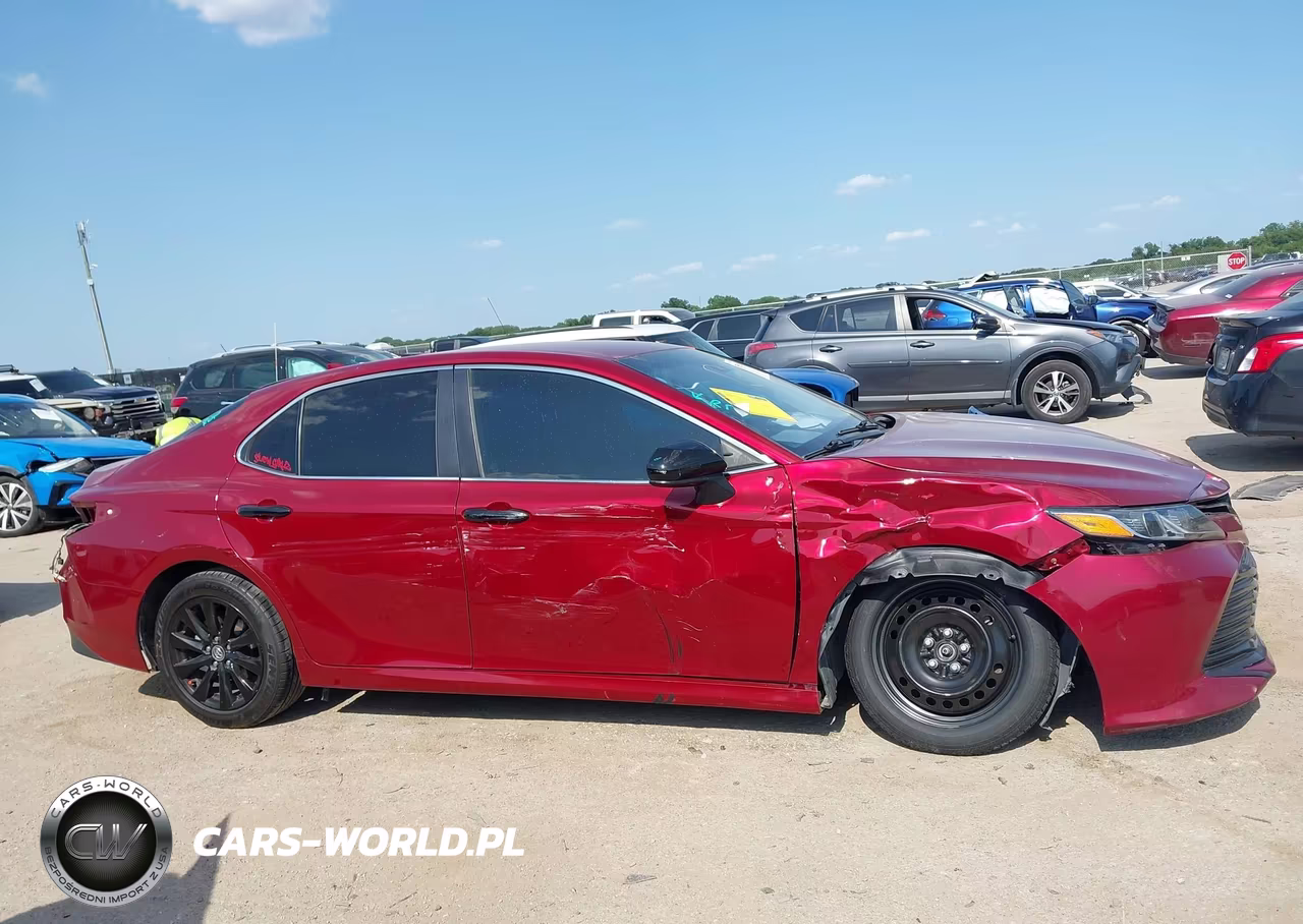 2020 Toyota Camry Le VIN:4T1C11AK8LU341476 - 13