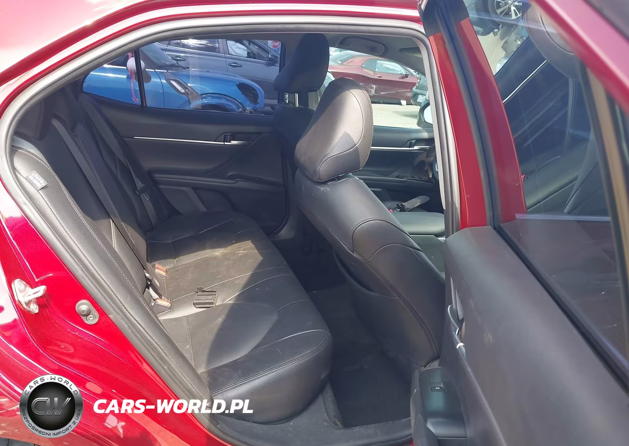 2020 Toyota Camry Le VIN:4T1C11AK8LU341476 - 8