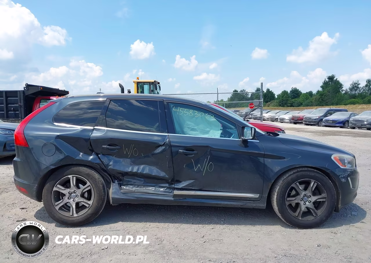 2015 Volvo Xc60 T6 Premier Plus VIN:YV4902RC4F2587796 - 14