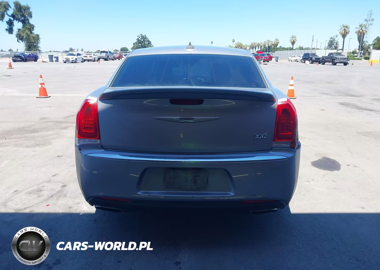 2015 Chrysler 300 Limited VIN:2C3CCAAG1FH872055 - 16
