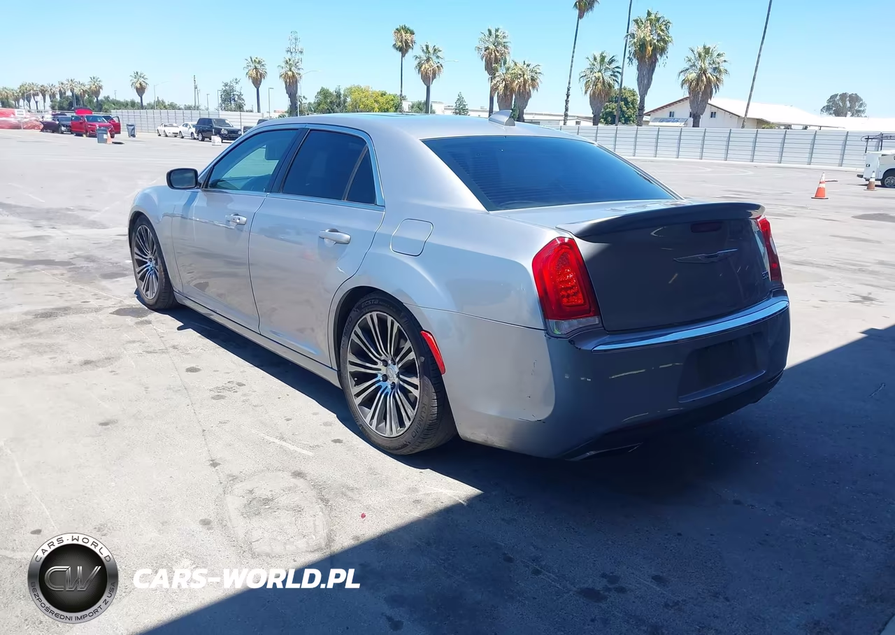2015 Chrysler 300 Limited VIN:2C3CCAAG1FH872055 - 3