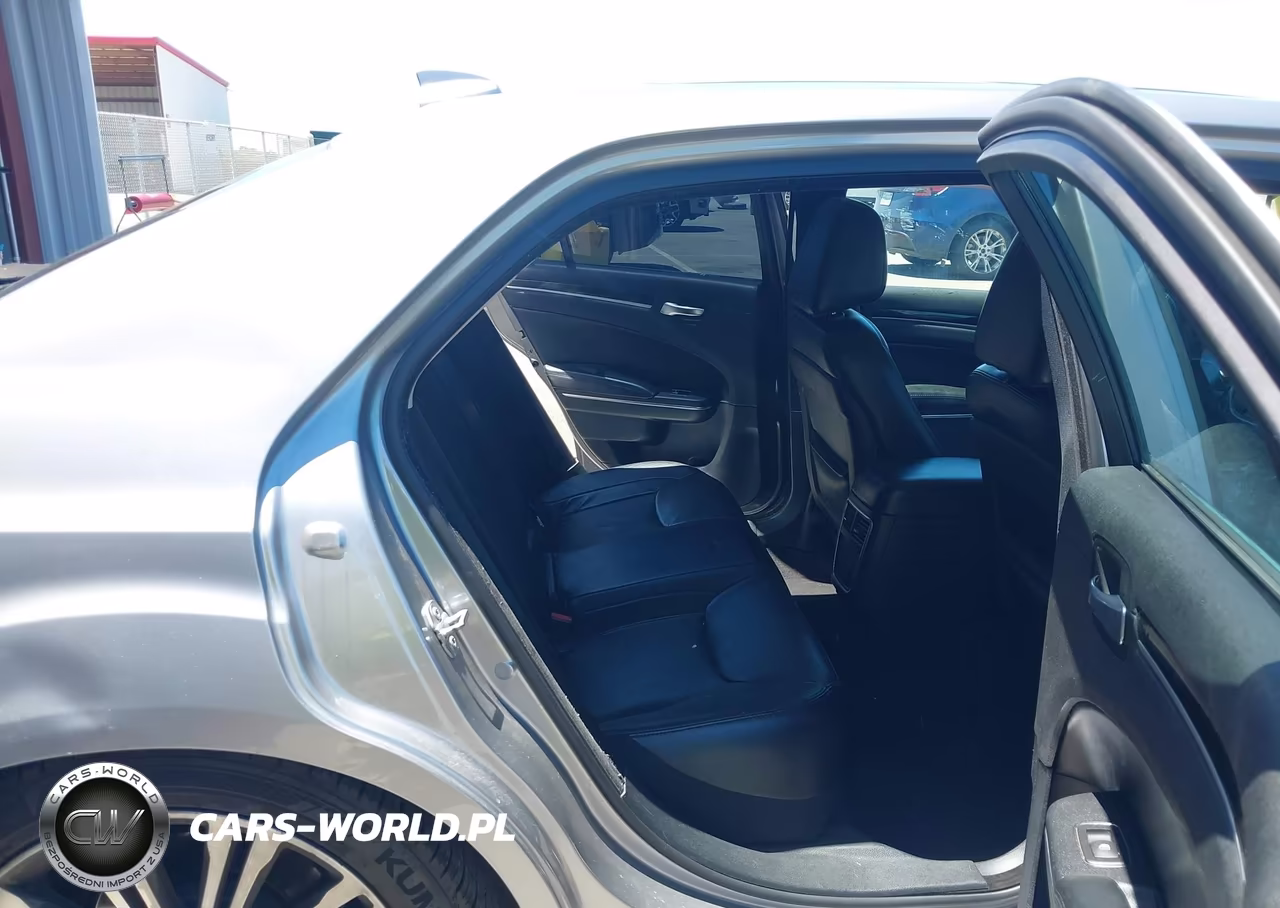 2015 Chrysler 300 Limited VIN:2C3CCAAG1FH872055 - 8