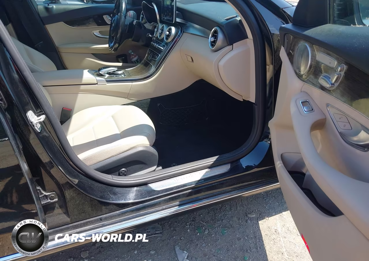 2015 Mercedes-Benz C 300 4Matic VIN:55SWF4KB4FU012319 - 5