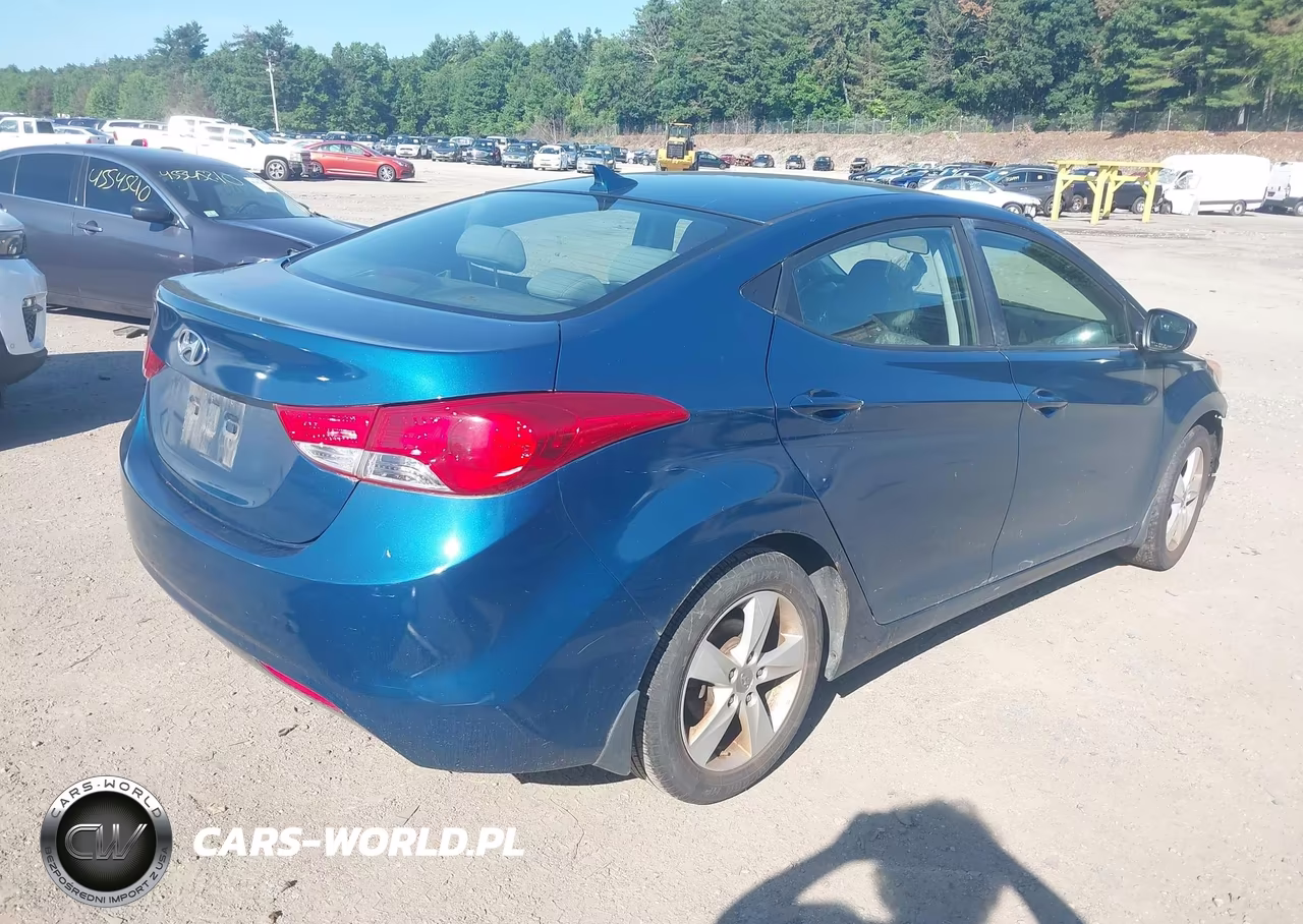 2013 Hyundai Elantra Gls VIN:KMHDH4AE0DU971828 - 4