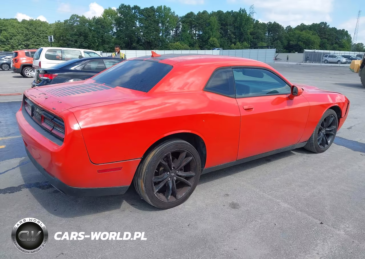2017 Dodge Challenger Sxt Plus VIN:2C3CDZAG4HH527438 - 4