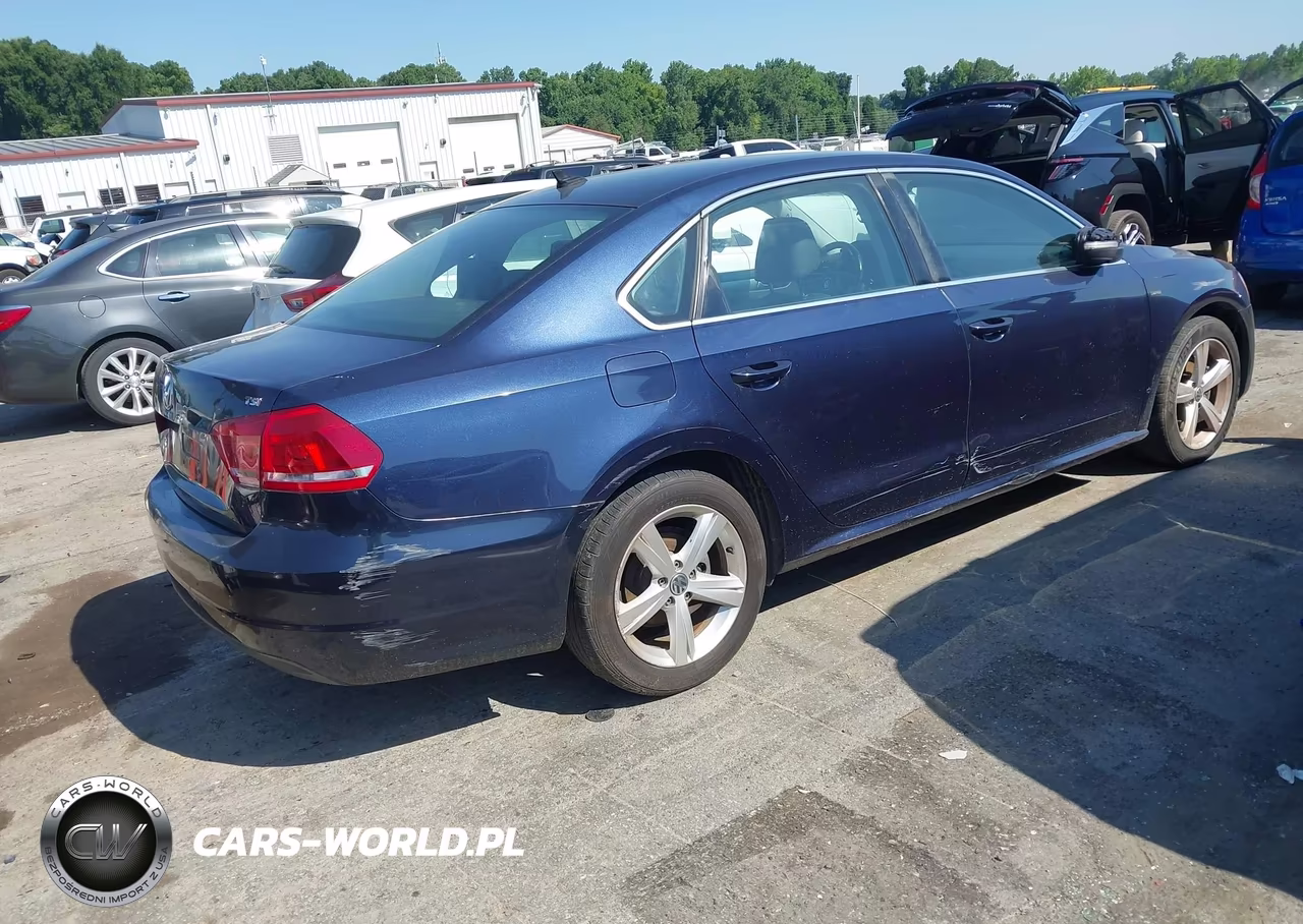 2015 Volkswagen Passat 1.8T Limited Edition VIN:1VWAT7A39FC113642 - 4