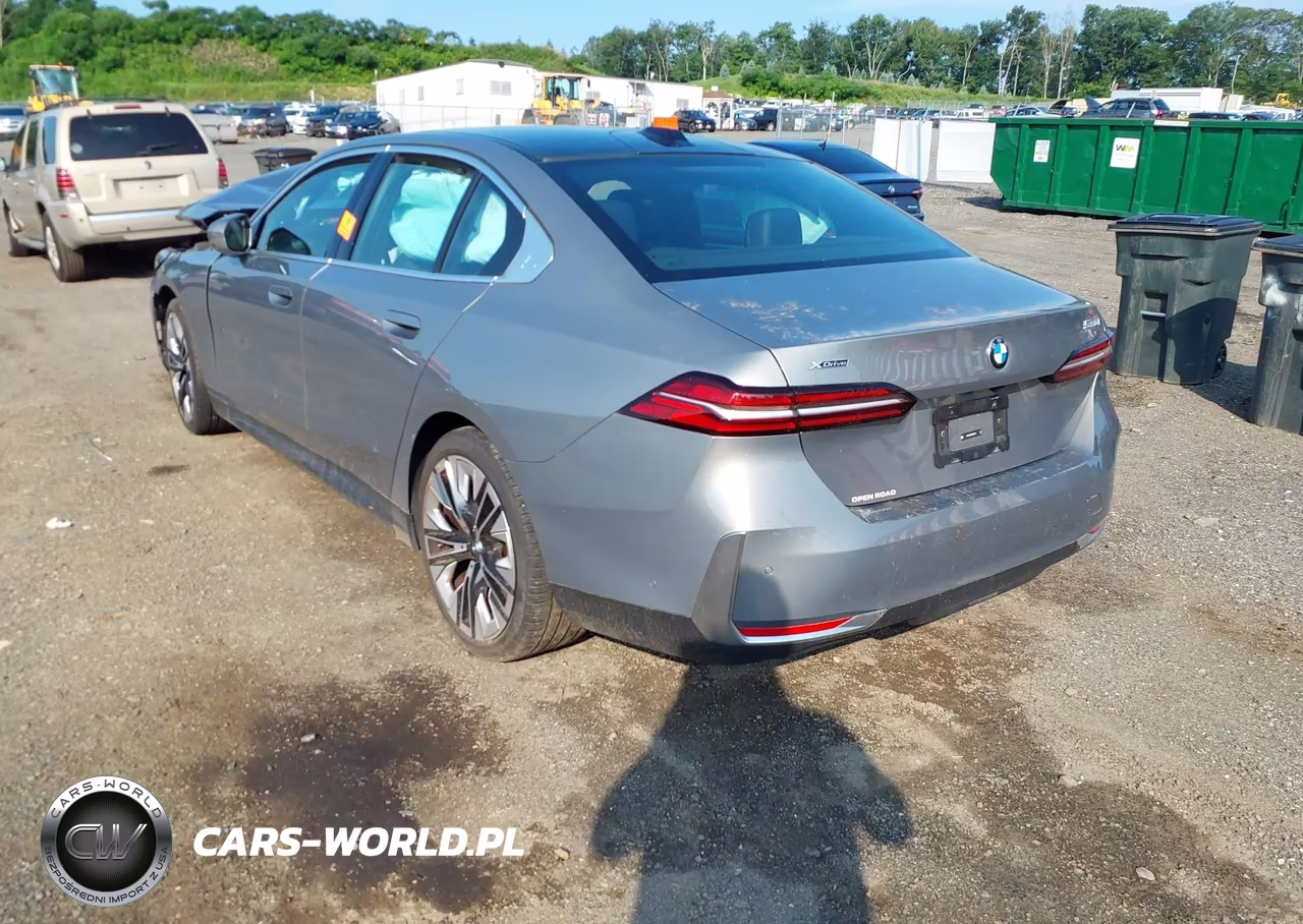 2024 BMW 530I xDrive VIN:WBA53FJ09RCR27991 - 3