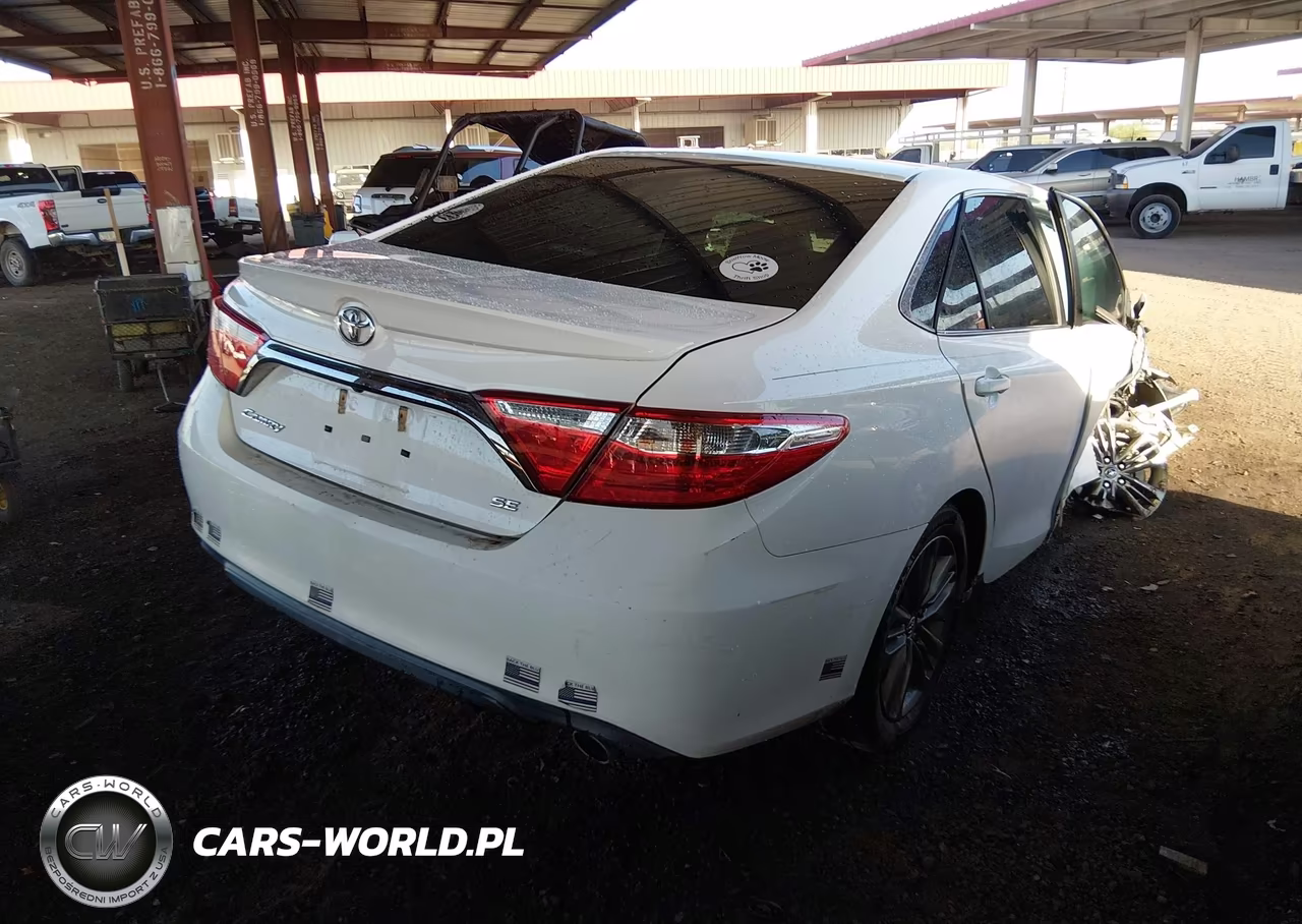 2017 Toyota Camry Se VIN:4T1BF1FK5HU627525 - 4