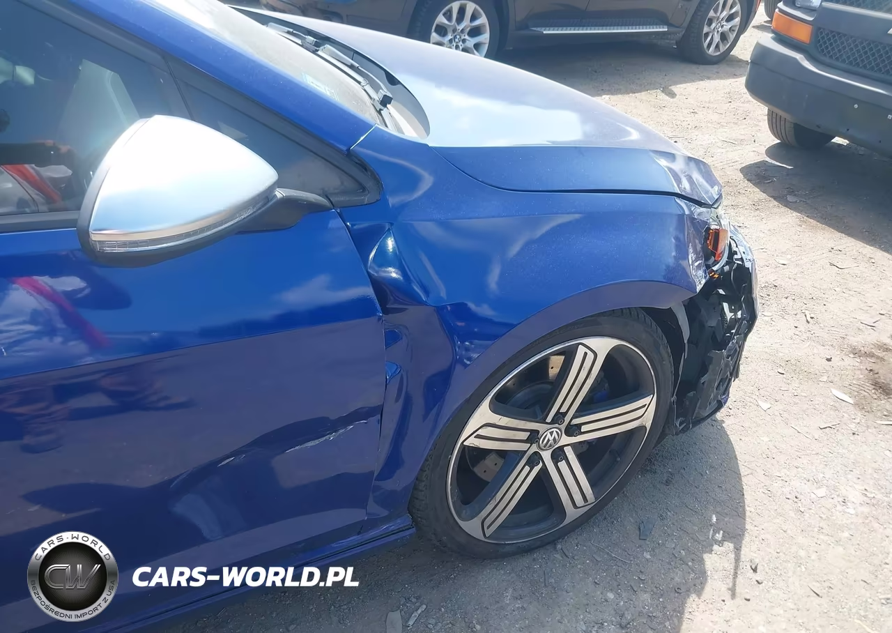 2015 Volkswagen Golf R 4-Door VIN:WVWLF7AU4FW181096 - 17