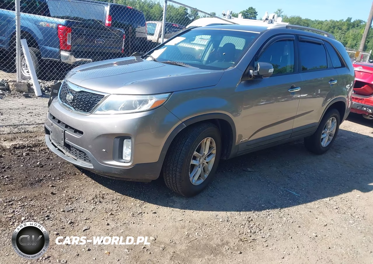 2015 Kia Sorento Lx VIN:5XYKTCA6XFG608888 - 2