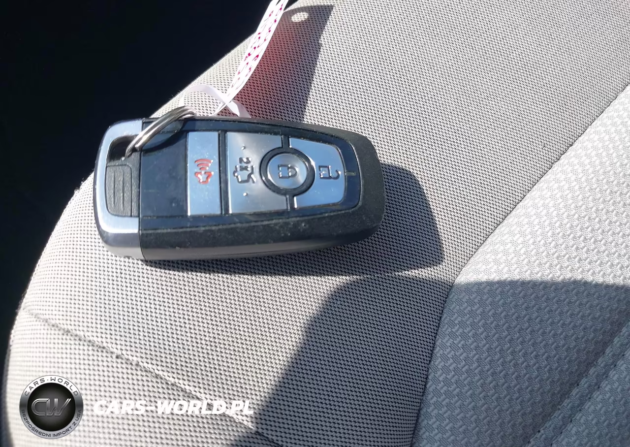 2018 Ford Fusion Hybrid S VIN:3FA6P0UU0JR100884 - 11