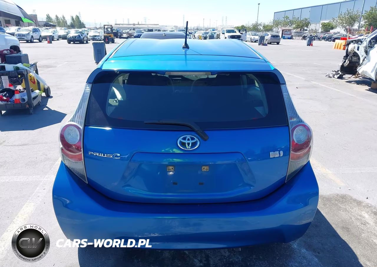 2013 Toyota Prius C Two VIN:JTDKDTB3XD1547329 - 16