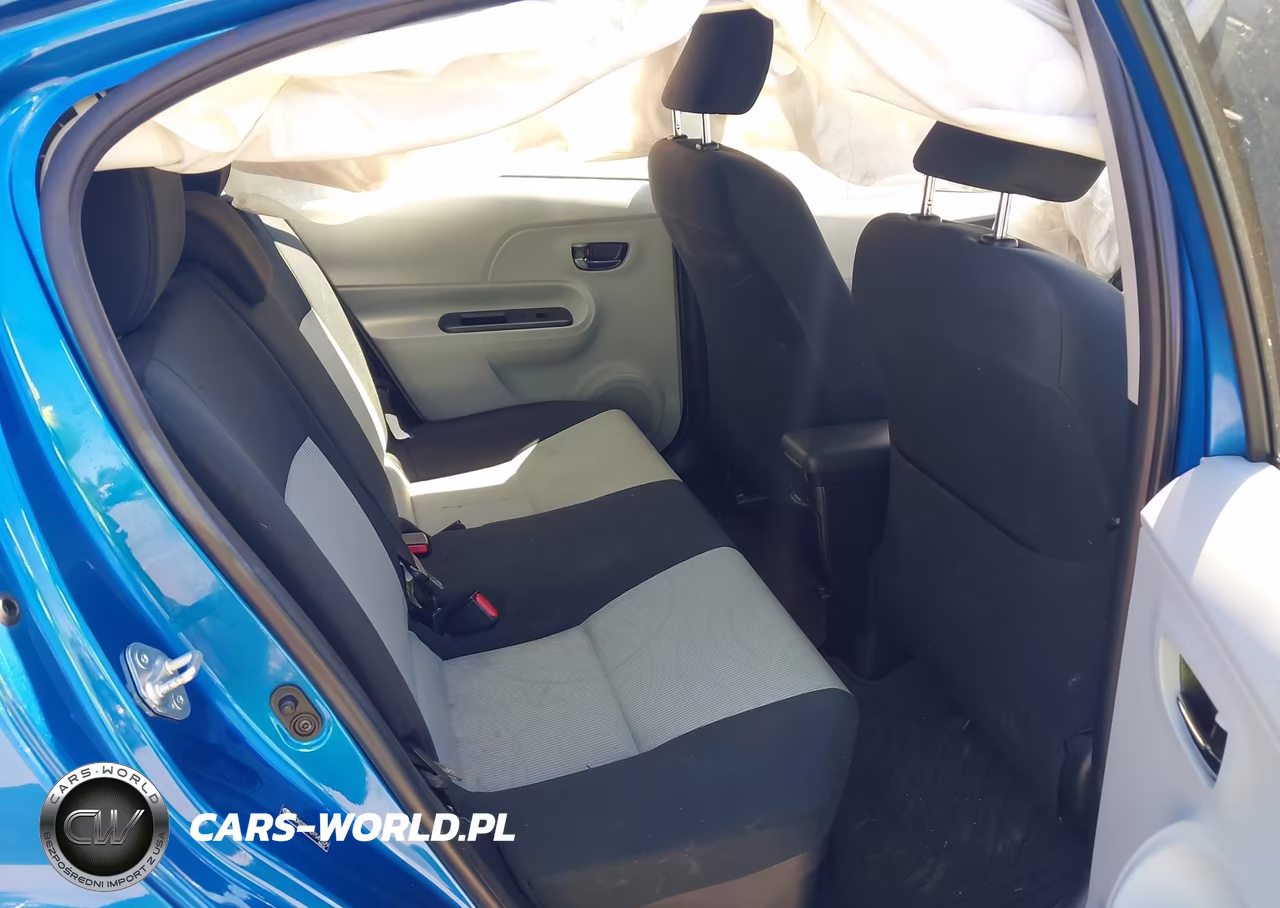 2013 Toyota Prius C Two VIN:JTDKDTB3XD1547329 - 8