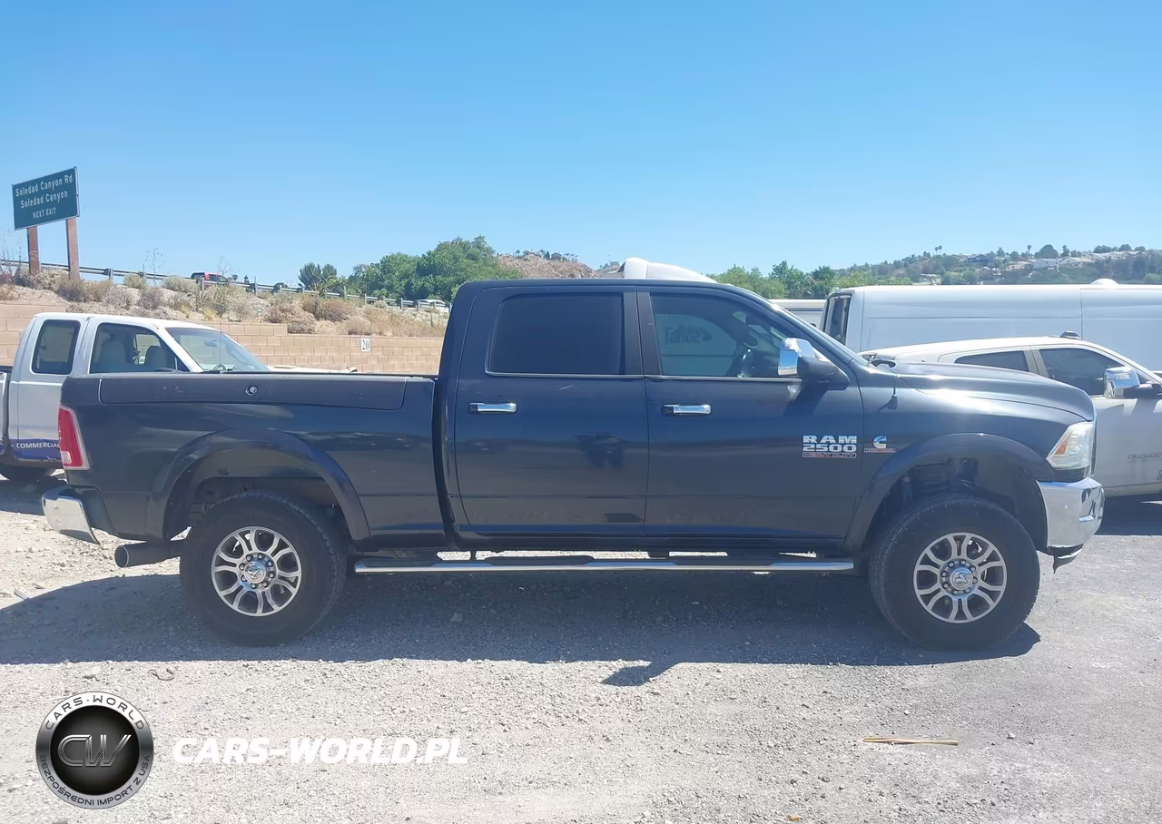 2014 Ram 2500 Laramie VIN:3C6UR5FL5EG165123 - 13