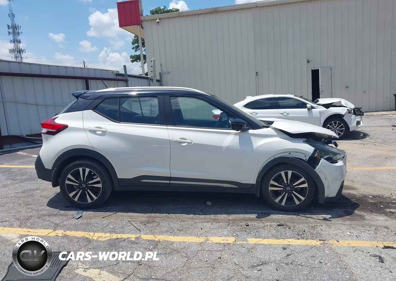 2018 Nissan Kicks Sr VIN:3N1CP5CU4JL513165 - 13