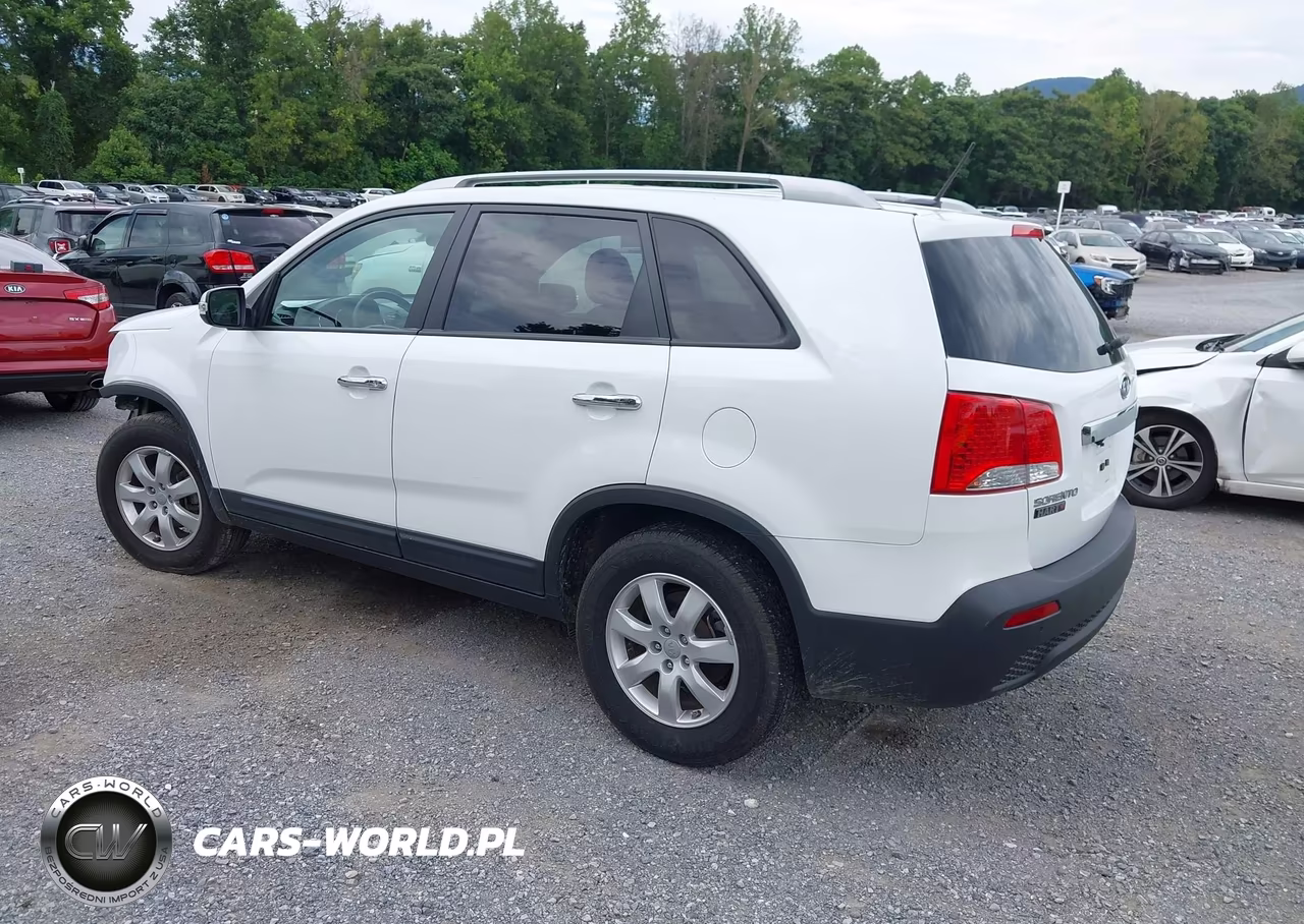 2013 Kia Sorento Lx VIN:5XYKT3A60DG359966 - 3