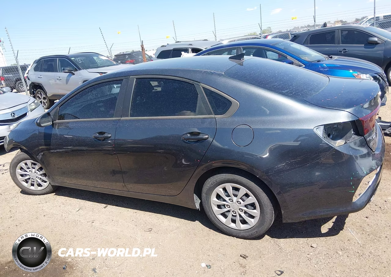 2021 Kia Forte Fe VIN:3KPF24AD5ME300241 - 15