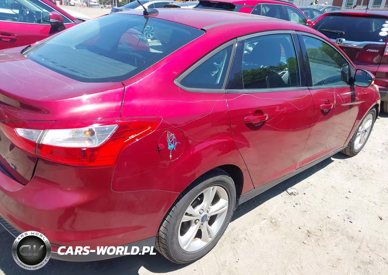 2013 Ford Focus Se VIN:1FADP3F24DL173747 - 4