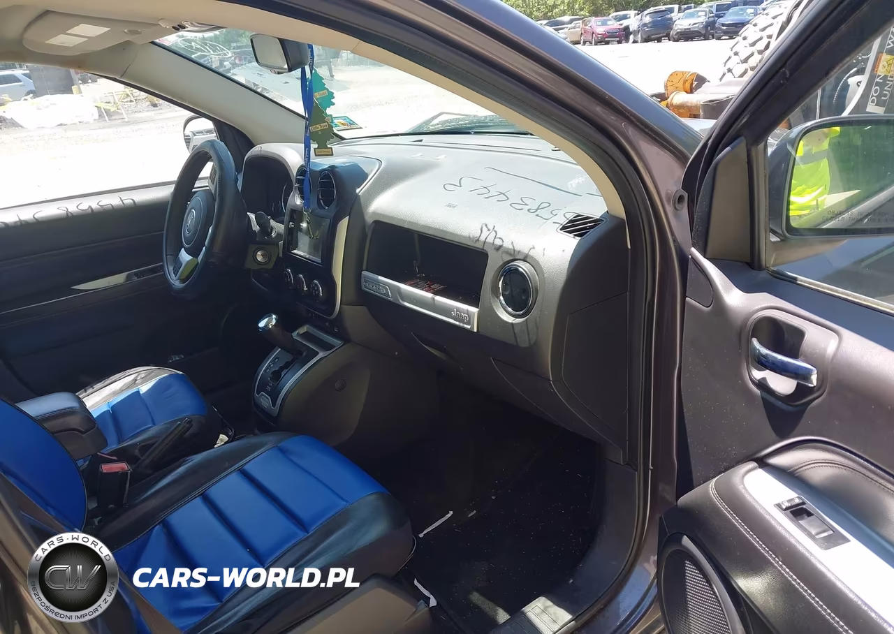 2016 Jeep Compass Latitude VIN:1C4NJDEB6GD744998 - 5
