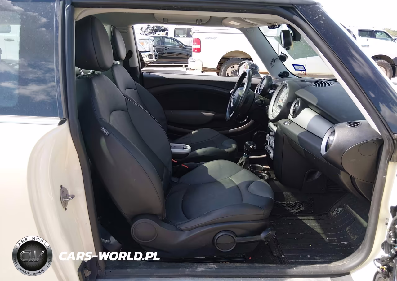2010 Mini Cooper Clubman VIN:WMWML3C5XATX38869 - 5
