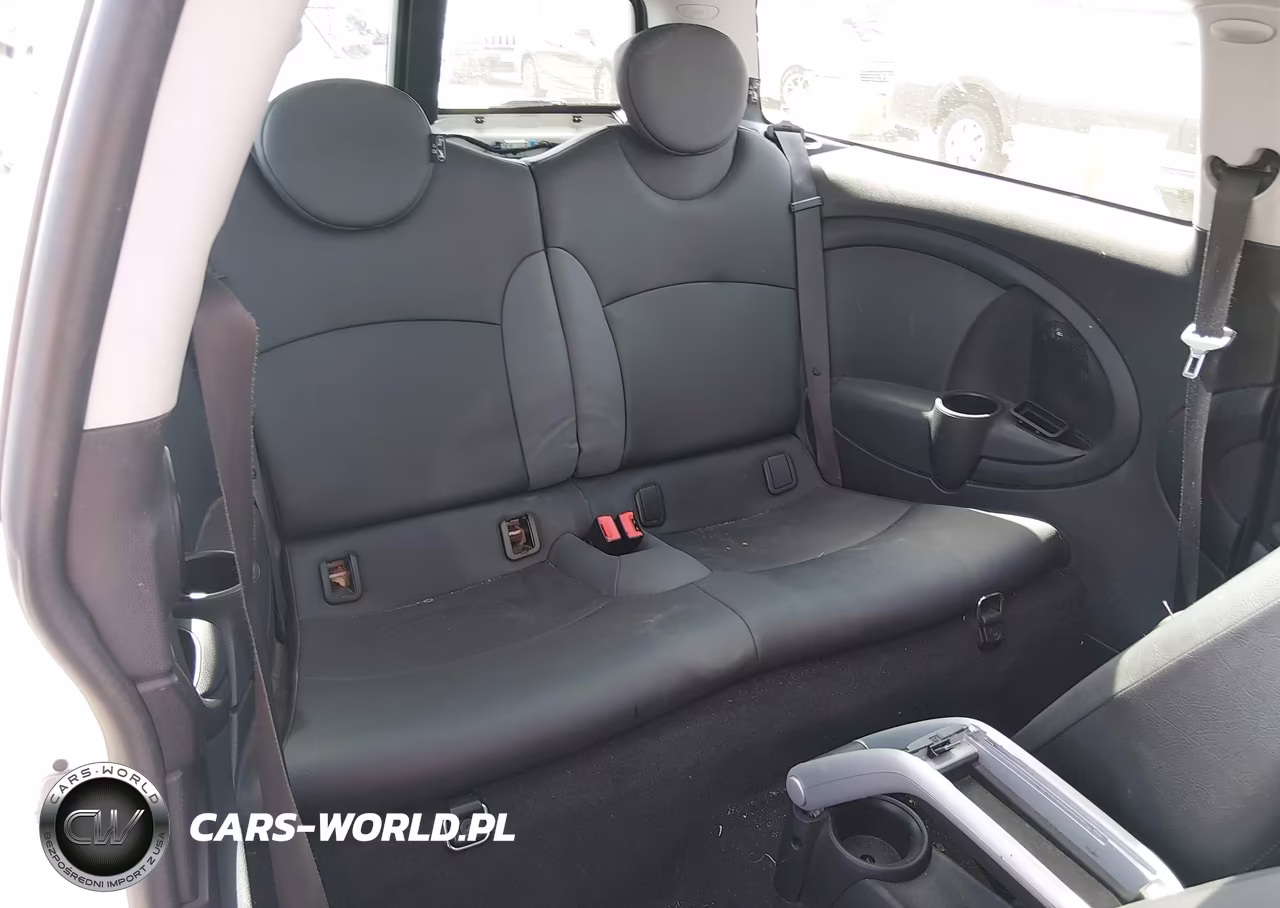 2010 Mini Cooper Clubman VIN:WMWML3C5XATX38869 - 8