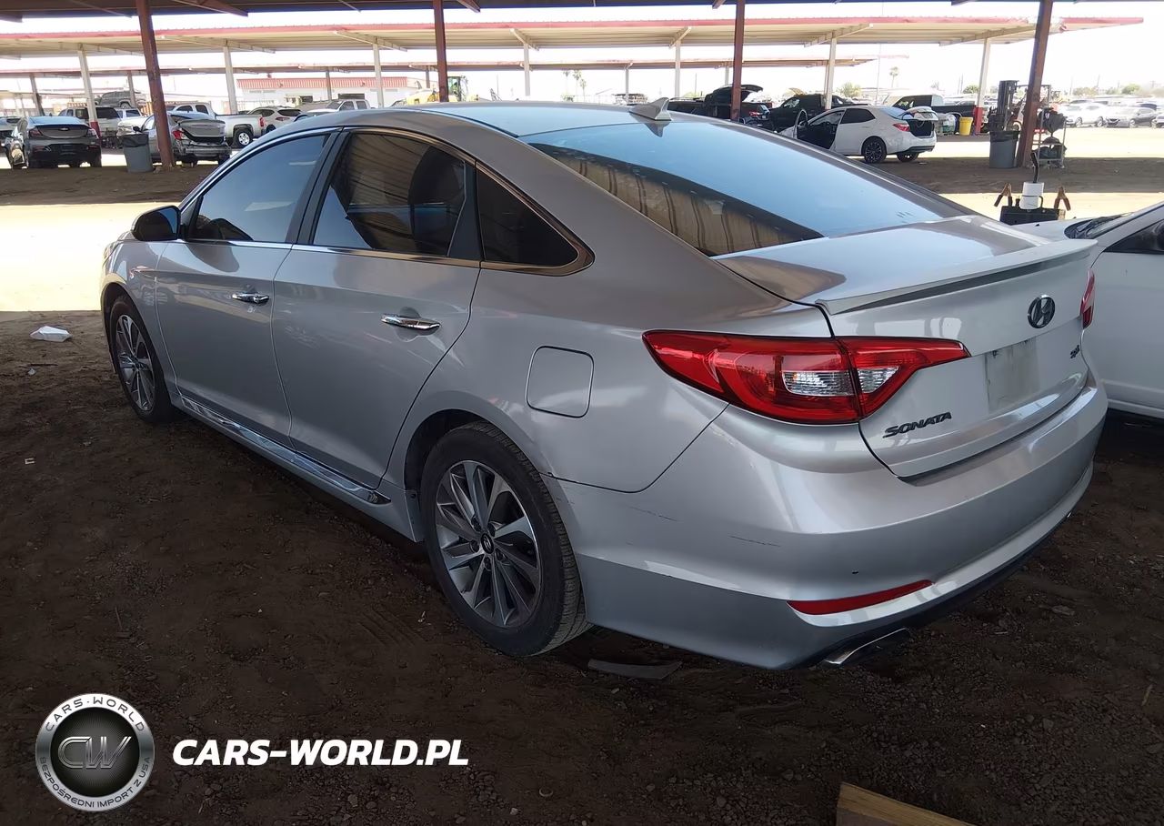 2015 Hyundai Sonata Sport VIN:5NPE34AF2FH063720 - 3