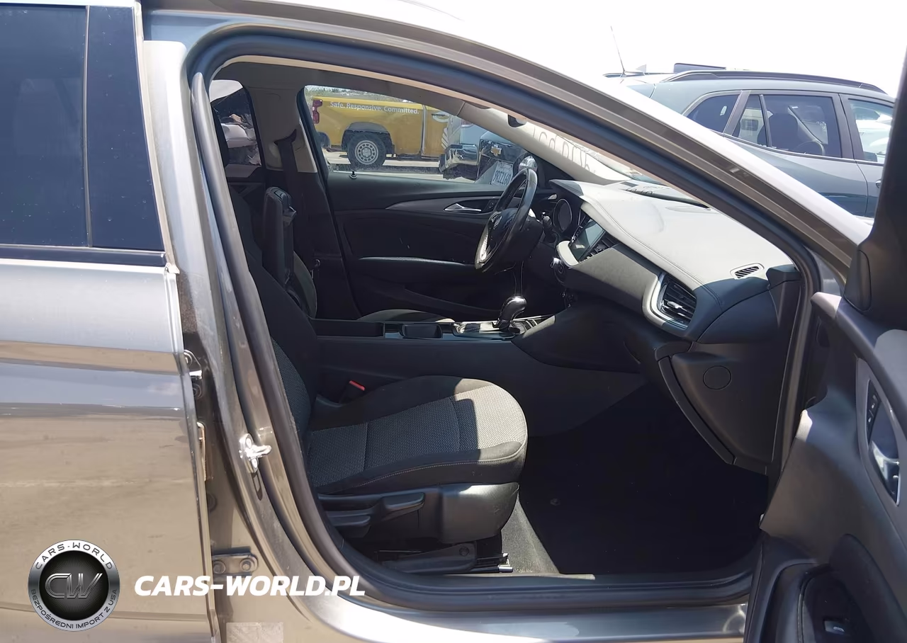 2018 Buick Regal Tourx Preferred VIN:W04GU8SX3J1075552 - 5
