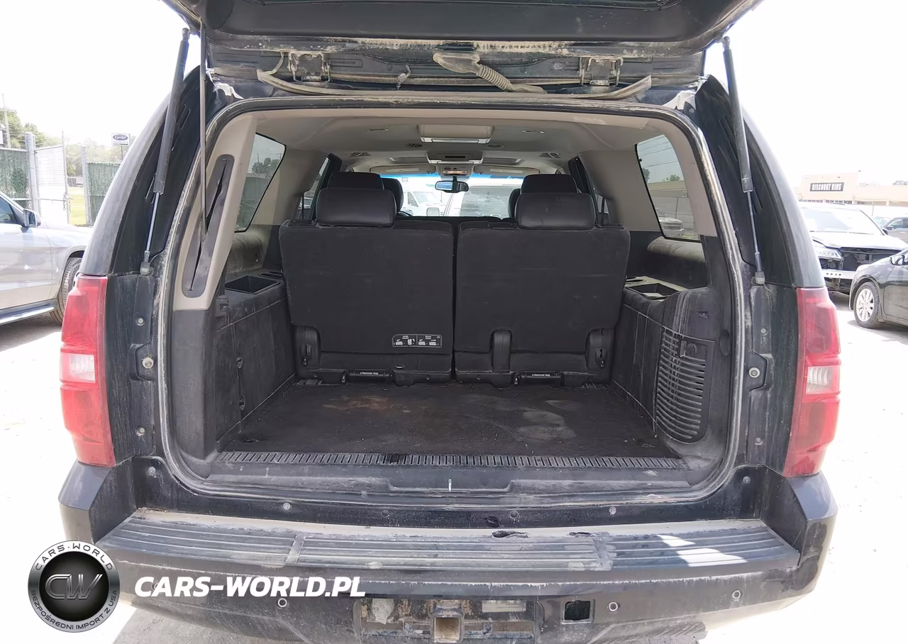 2013 Chevrolet Suburban Lt VIN:1GNSKJE77DR361765 - 17