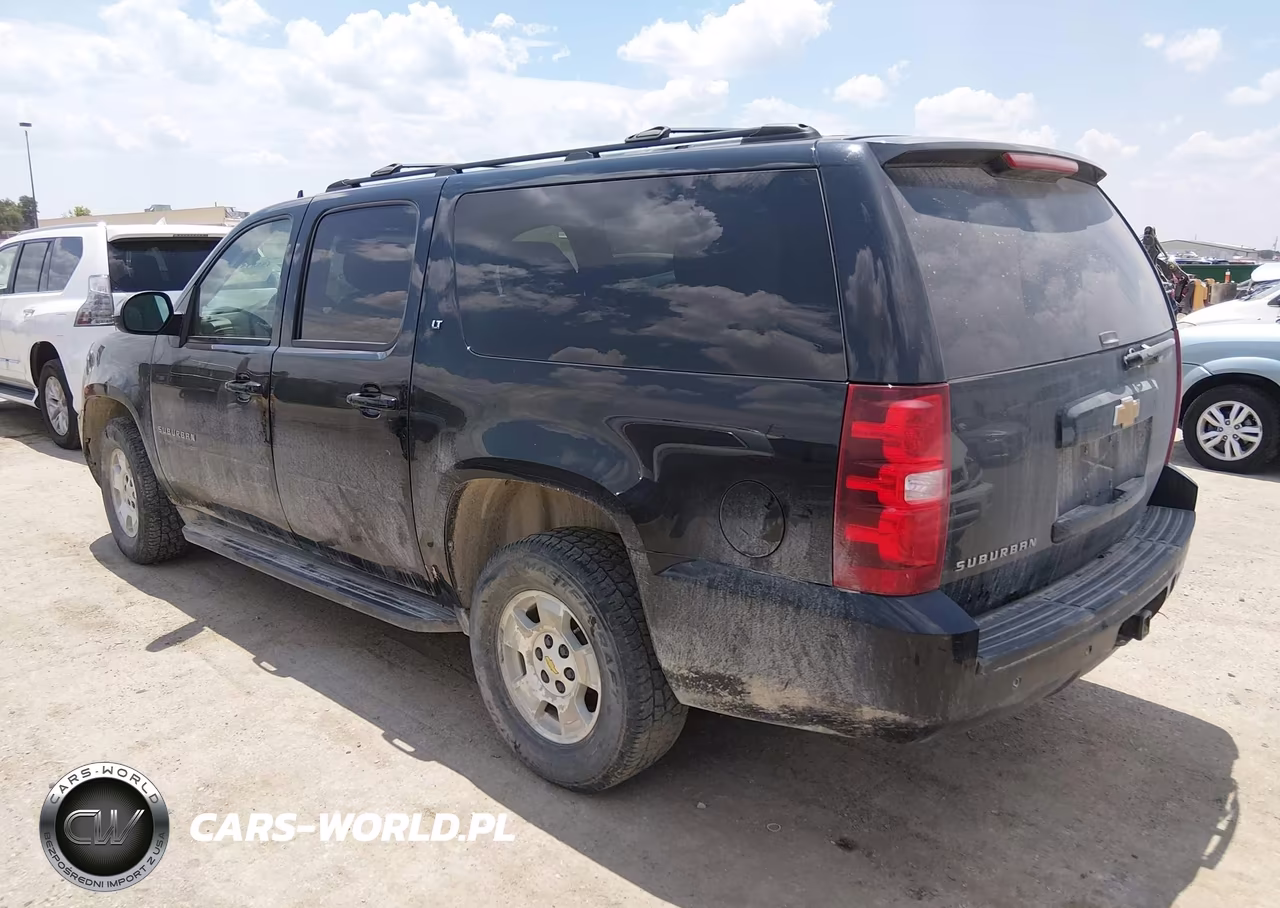 2013 Chevrolet Suburban Lt VIN:1GNSKJE77DR361765 - 3