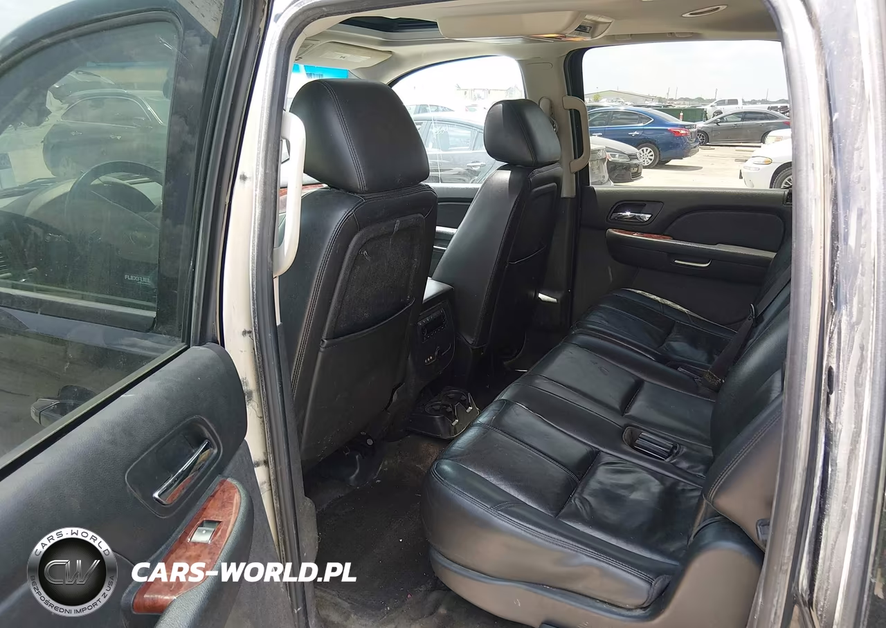 2013 Chevrolet Suburban Lt VIN:1GNSKJE77DR361765 - 8