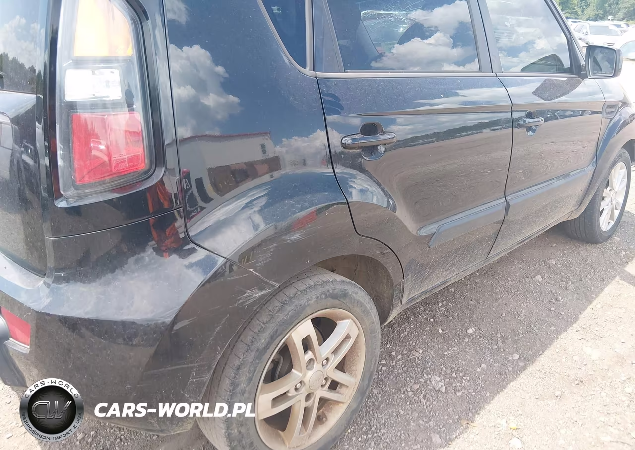 2011 Kia Soul + VIN:KNDJT2A21B7733319 - 12